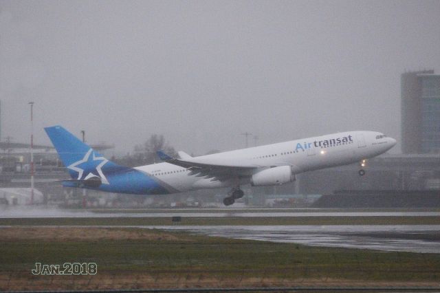 Airbus A330-200 (C-GTSN) - TS766 to Cancun, Air Transat new livery