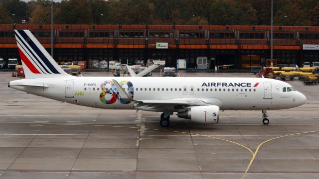 Airbus A320 (F-HEPG) - Sharklets + 80 years sticker