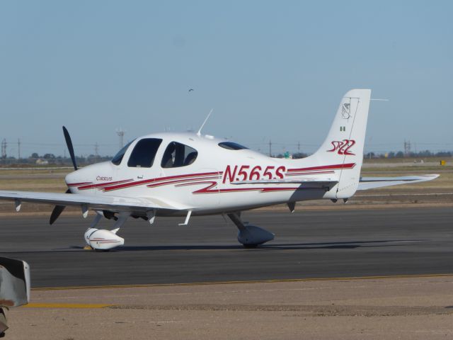 Cirrus SR-22 (N565S)