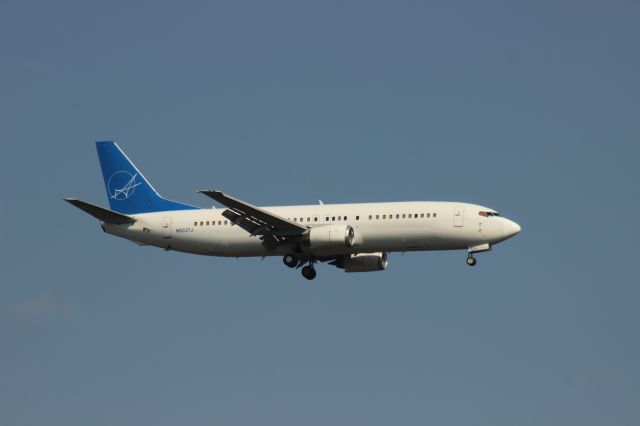 BOEING 737-400 (N803TJ) - A rare Swift Air 737-400 arriving at AVP after a flight from MCI.