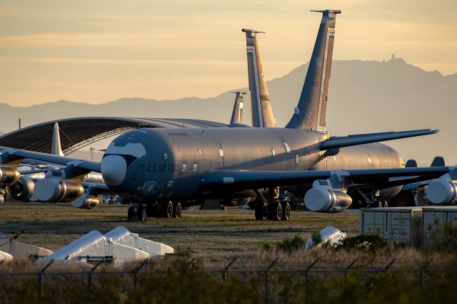 Boeing 707-100 —