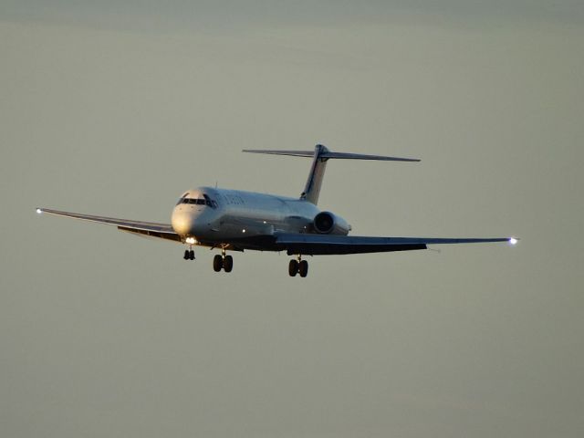 McDonnell Douglas MD-88 (N953DL)