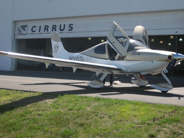 Cirrus SR-22 (N779LB) - Formerly N313TL now N779LB