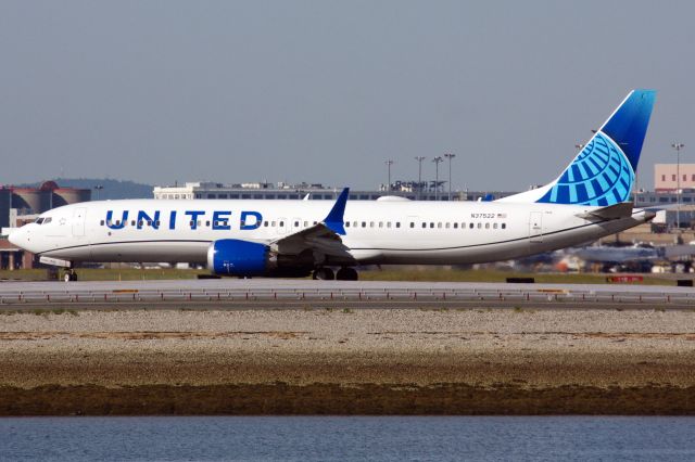 Boeing 737 MAX 9 (N37522)