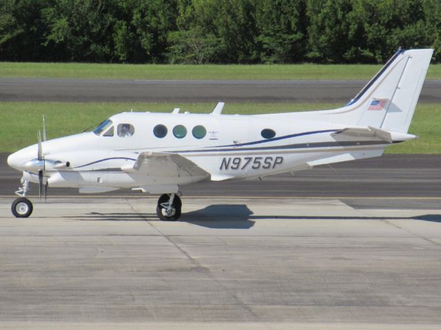 Beechcraft King Air 90 (N975SP)