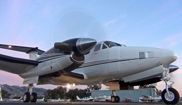 Beechcraft Super King Air 200 —