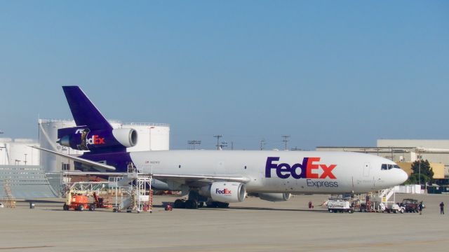 McDonnell Douglas DC-10 (N321FE)