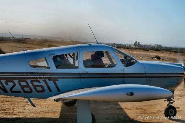 Piper Cherokee Arrow (N2861T)