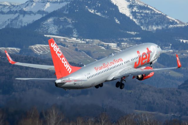 Boeing 737-800 (G-JZHB)