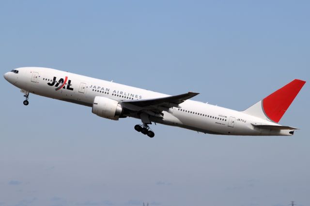 Boeing 777-200 (JA711J)