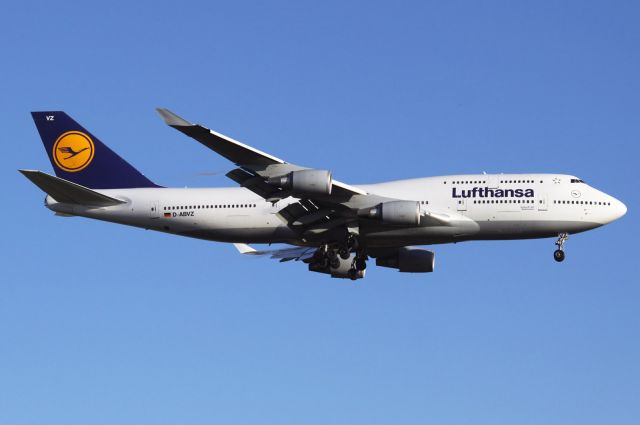 Boeing 747-400 (D-ABVZ)