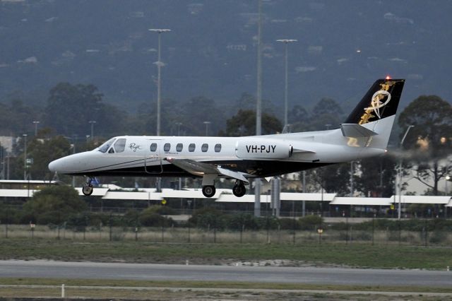 Cessna Citation II (VH-PJY) - Cessna 550 Citation II cn 550-0141. Penjet VH-PJY touched by gold rwy 03 YPPH 17 February 2021