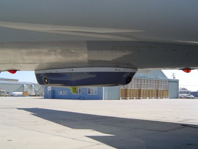 Boeing MD-11 (N525FE) - Counter-Man Portable Air Defense Systems (C-MANPADS) Northrop Grumman POD, FEDEX AIRCRAFT. TEST BED.