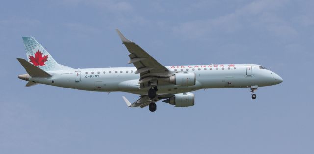 Embraer ERJ-190 (C-FHNY)