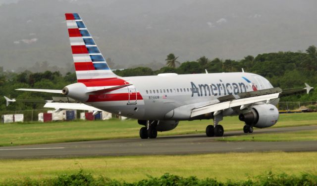 Airbus A319 (N733UW)
