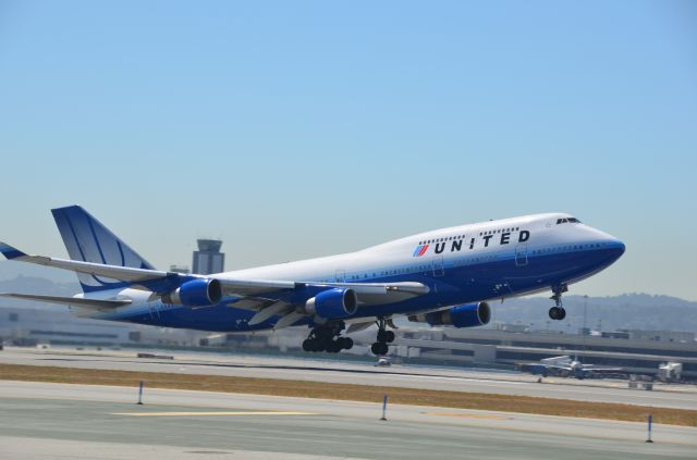 Boeing 747-400 (N173UA)