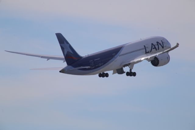 Boeing 787-8 (CC-BBI)
