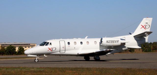 Cessna Citation Excel/XLS (N296VR) - Taxiing to parking is this 2002 Cessna Citation 560 XLS in the Autumn of 2022.