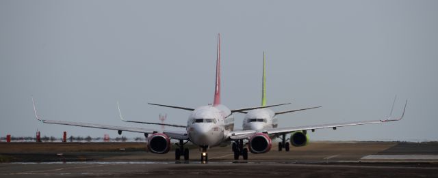 Boeing 737-800 (HL8375)