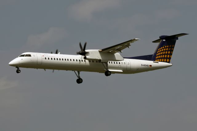 de Havilland Dash 8-400 (D-ADHD)