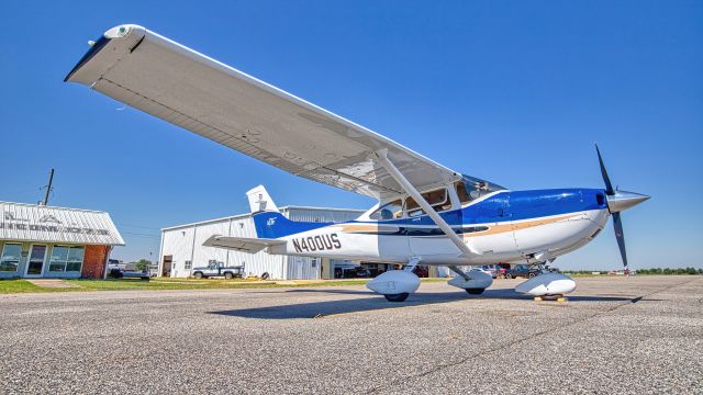 Cessna Skylane (N400US)