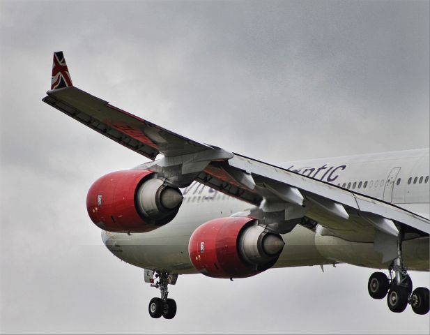 Airbus A340-600 —