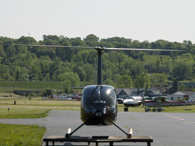 Beechcraft Baron (58) (N718SC) - Prepare for lift off at Danbury CT.