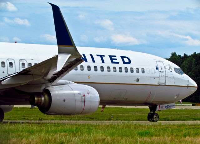Boeing 737-800 (N76254)