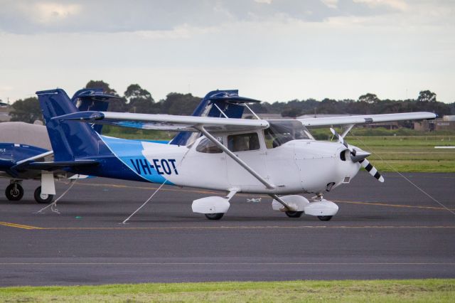 Cessna Skyhawk (VH-EOT)