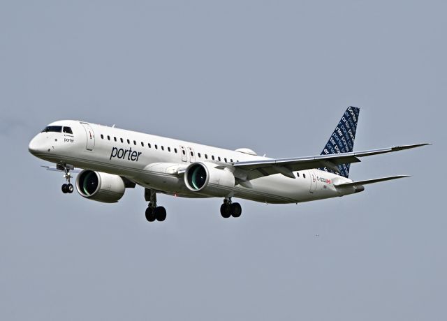 EMBRAER ERJ-190-400 (C-GZQU)