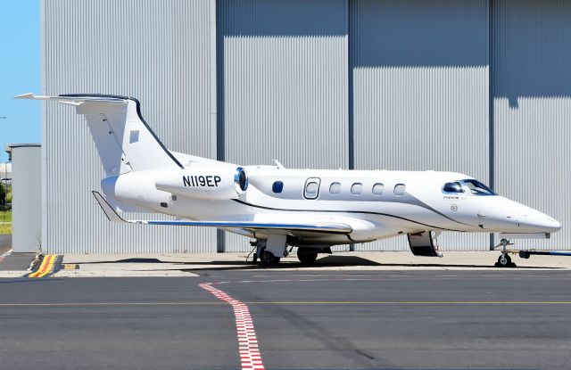 Embraer Phenom 300 (N119EP)