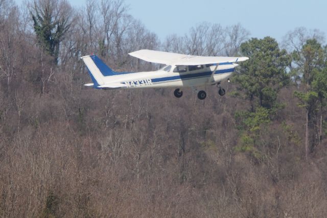 Cessna Skyhawk (N4331R)