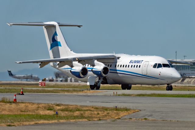 Avro RJ-100 Avroliner (C-FXRJ)