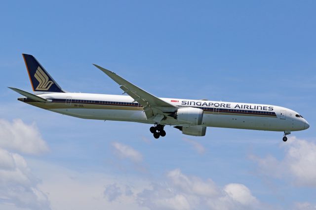 BOEING 787-10 Dreamliner (9V-SCL)