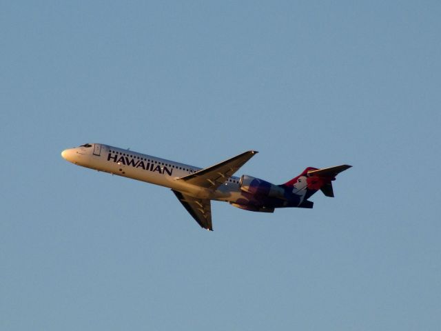 Boeing 717-200 (N489HA)