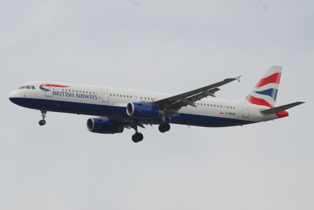 Airbus A321 (G-MEDN)