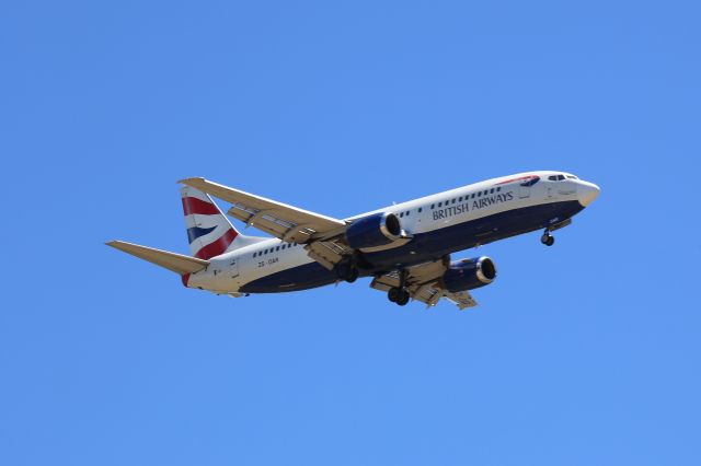 BOEING 737-400 (ZS-OAR) - On Finals for RWY 08