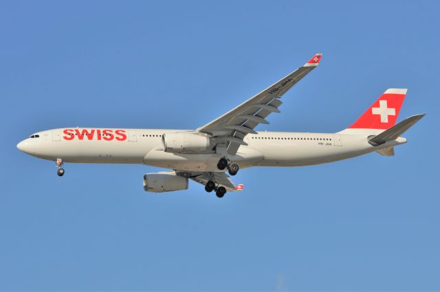 Airbus A330-300 (HB-JHA)