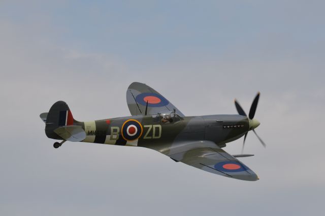 SUPERMARINE Spitfire (G-ASJV)