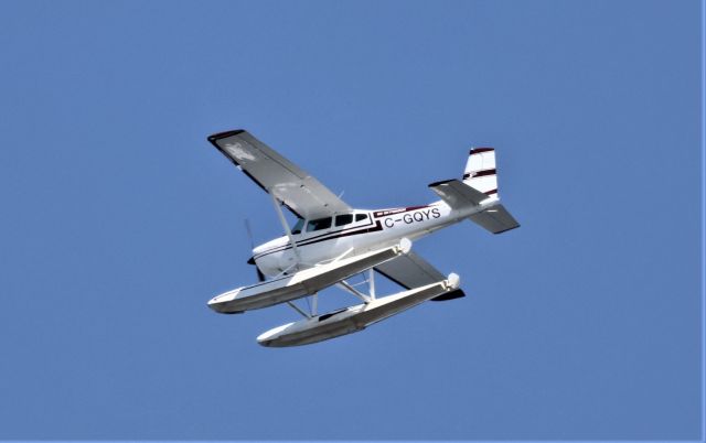 Cessna Skywagon 180 (C-GQYS) - C-GQYS CESSNA SKYHAWK 180-H Survolant le fleuve St-Laurent QC. à Lavaltrie le 26-05-2023 à 14:29