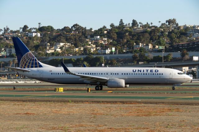 Boeing 737-900 (N38467) - Taxiing to Runway 27 for a flight to San Francisco.