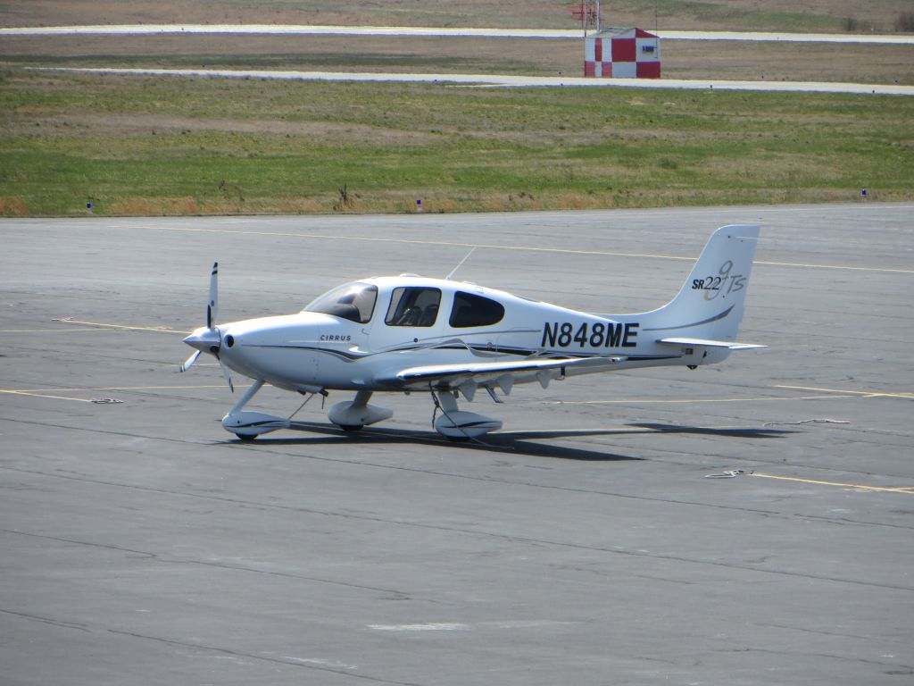 Cirrus SR-22 (N848ME)