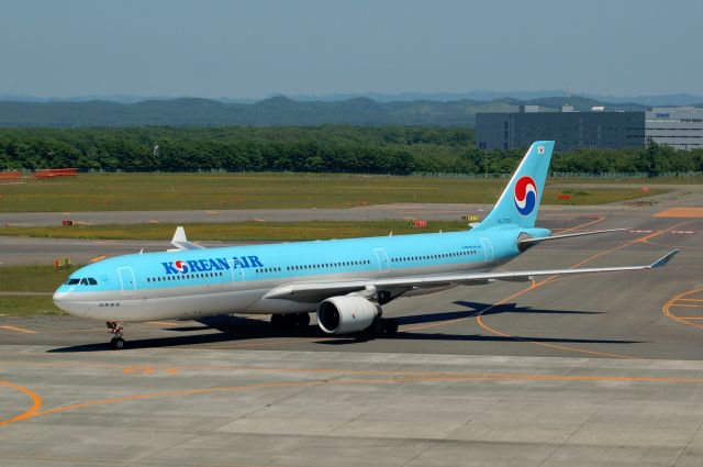 Airbus A330-300 (HL7720) - HL7720  Airbus A330-323X c/n:550 L/N:---  Korean Air : 2012/06/27 