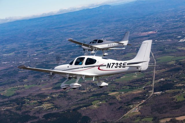 Cirrus SR-22 (N73SE) - Formation flying over South Carolina 2019