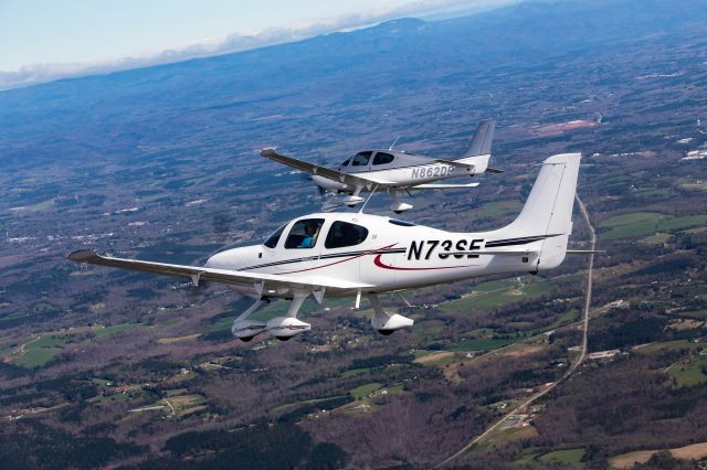 Cirrus SR-22 (N73SE) - Formation flying over South Carolina 2019