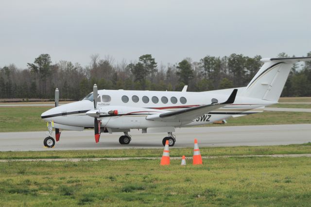 Beechcraft Super King Air 200 —