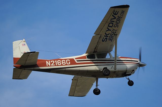 Cessna Skylane (N2166G)