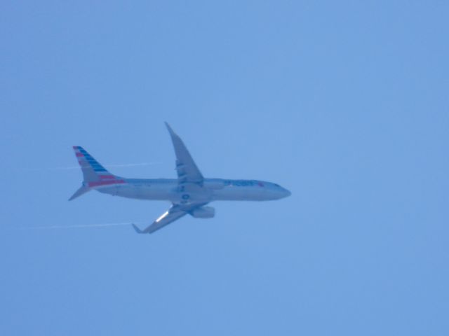 Boeing 737-800 (N965NN)