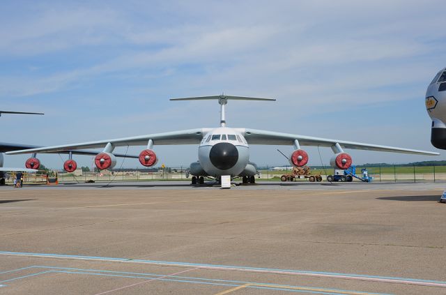 Lockheed C-141 Starlifter —