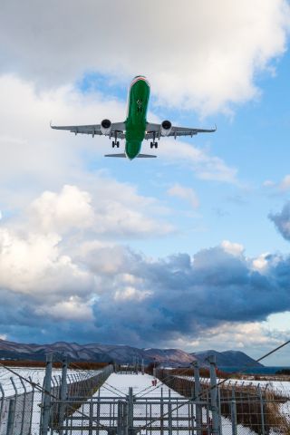 Airbus A321 (B-16215) - Eva Airways / Airbus A321-211br /Dec.06.2015 Hakodate Airport [HKD/RJCH] JAPAN